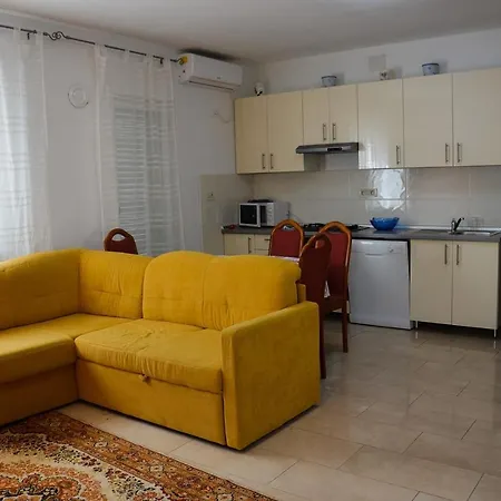 Zrina Ostro Apartment *